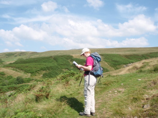 Steffi reading a map!
